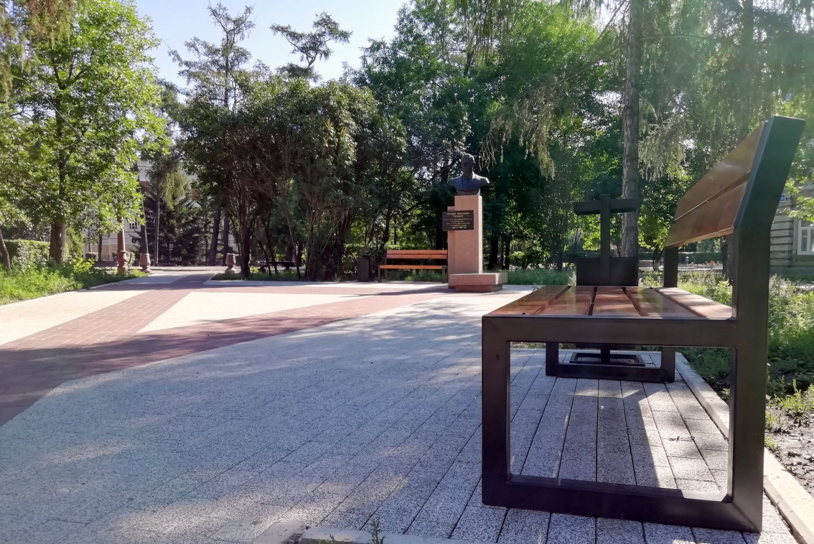 Памятник градоначальнику Николаю Салацкому, г. Иркутск, 2019