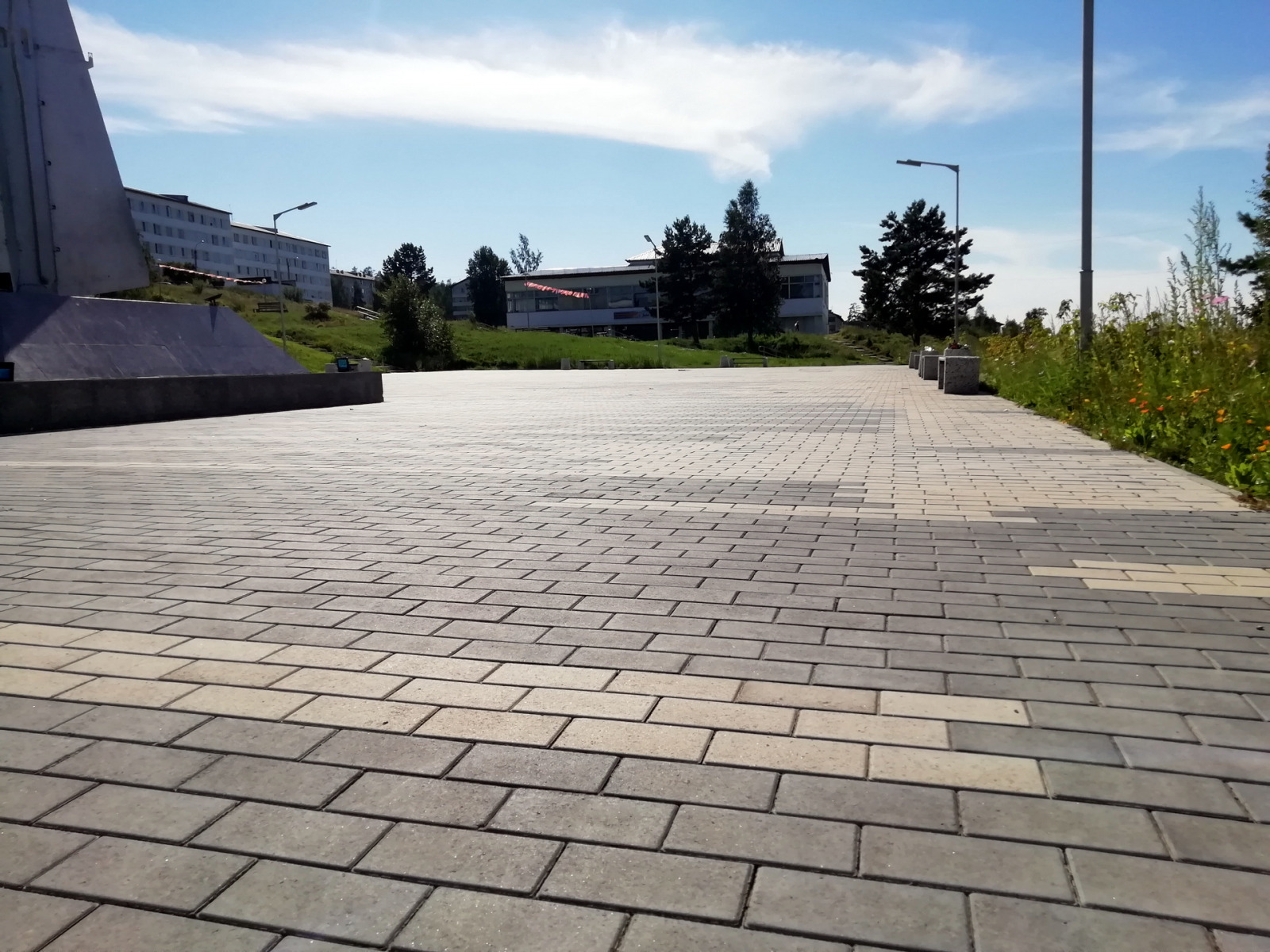 Зона центральной лестницы мкрн. Зеленый, г. Иркутск, 2019 г.