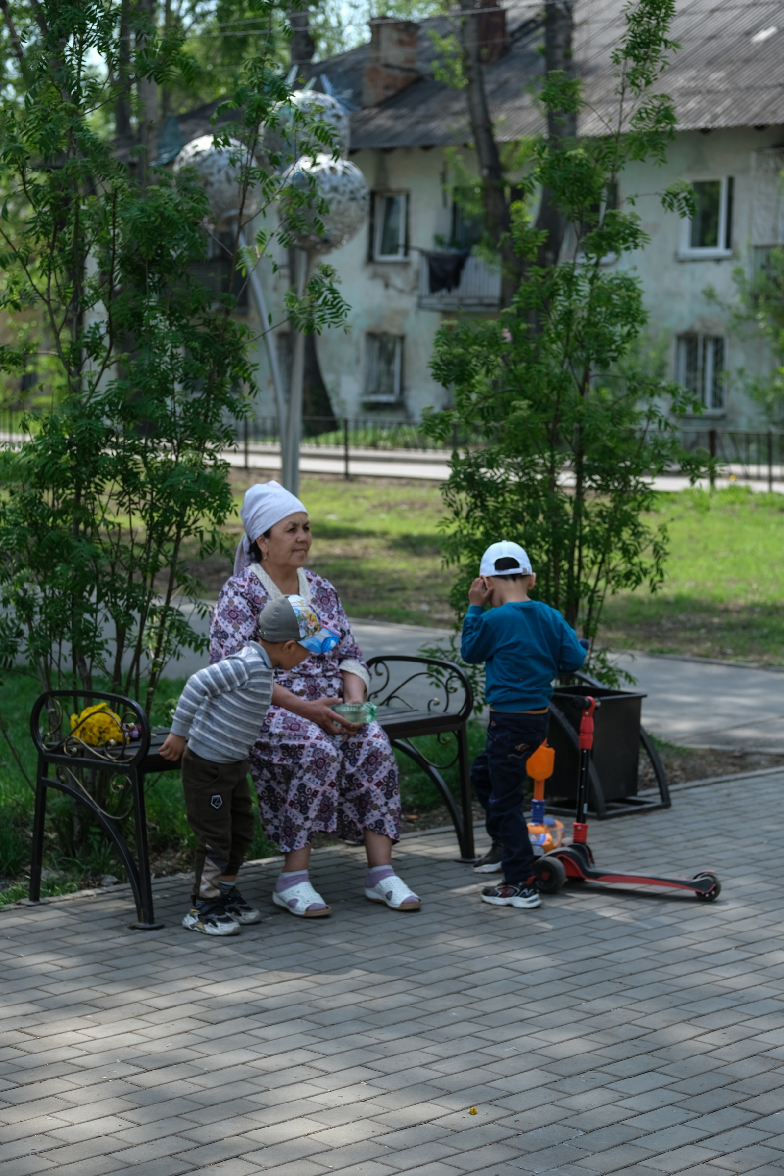 Сквер напротив домов № 1 и № 9 по ул. Шахтерская, г. Иркутск, 2021 г.