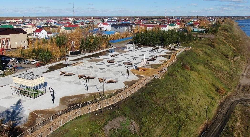 Набережная реки Вилюй, г. Нюрба, Якутия 2022 г.