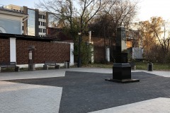 Сквер у театра "Аистенок", г. Иркутск, 2022 г.
