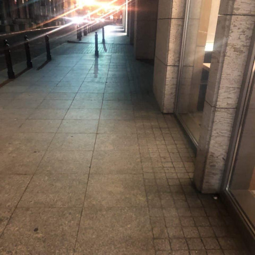 Мелкая плитка — способ обойти углы