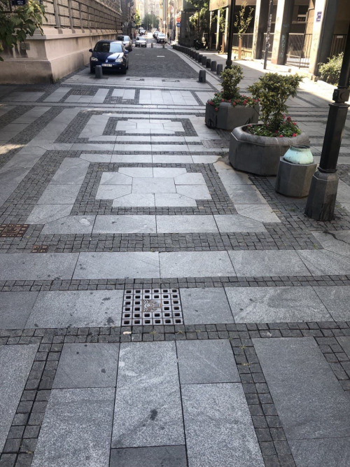 Разноформатный гранит