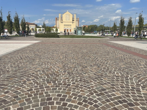 Площадь из порфира