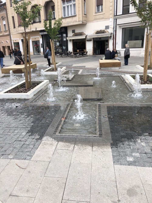 Колотый гранит + широкоформатные плиты