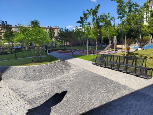 Колотый гранит по рельефу местности