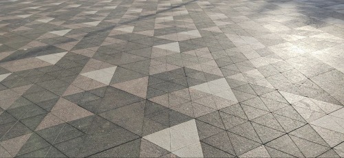 Треугольники из разноформатного гранита