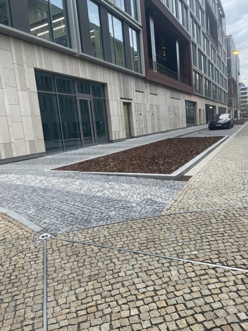 Сочетание классического мощения с веерным